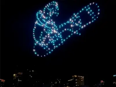Holiday Drone Show illuminates Boston Common