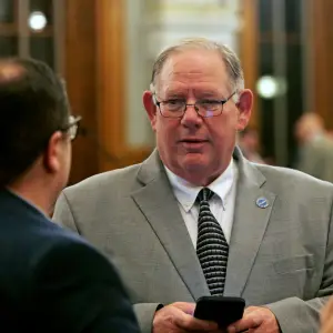 Some Kansas Republicans Resist Redistricting Efforts Amid Growing Skepticism