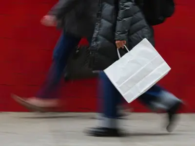 What Americans think about giving cash as holiday gifts, according to a new AP-NORC poll