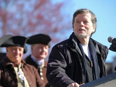 Filmmaker Ken Burns endorses Ed Markey