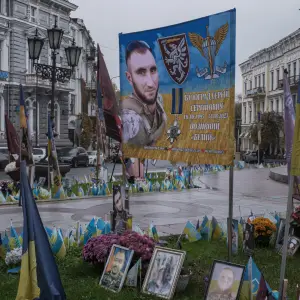 With Ukraine’s Cash Running Low, Europe Lacks a Good Plan B