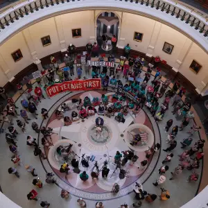 Supreme Court, For Now, Keeps in Place Texas Republican-Friendly Congressional Map