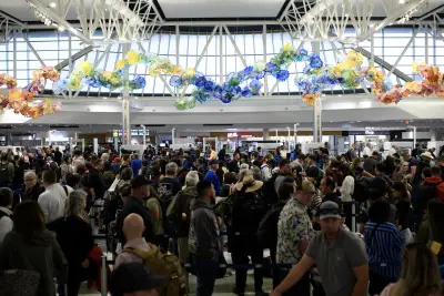 How would the government shutdown affect Thanksgiving travel? Here's what to know