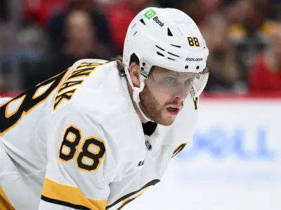 David Pastrnak day-to-day with injury as Bruins lineup takes another hit