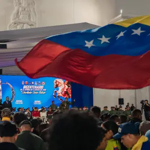 Trump Declares Venezuelan Airspace Closed