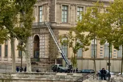 Masked thieves steal 'priceless' jewels from the Louvre museum